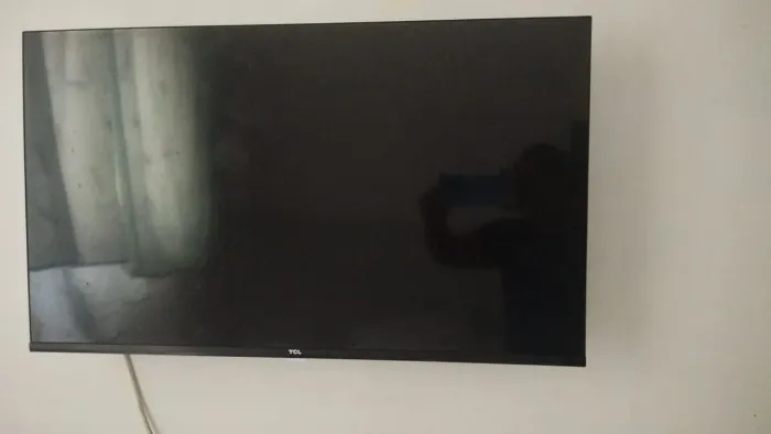 TV TCL semi nova