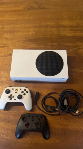 XBox Séries S | Controle e cabos incluso