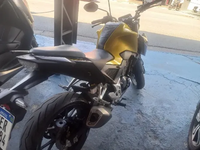 CB 300 Twitter ABS 2023