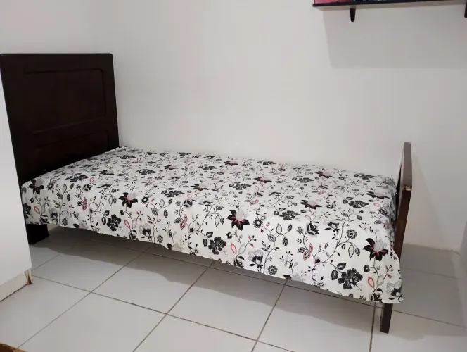 Cama solteiro - madeira maciça