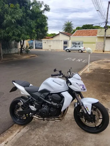 Z750 Vendo ou troco por carro 