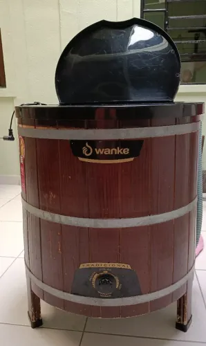 Máquina de lavar roupa de madeira Wanke semi-nova