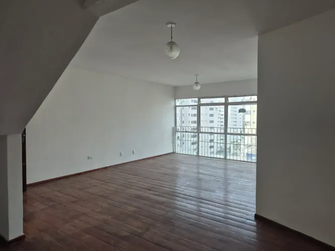 Cobertura 10 andar, nascente, 221m2 útil, 3 qts 1st 2 planos, em cima excelente área chur