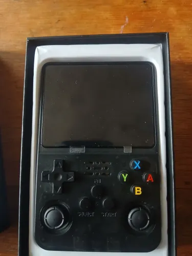 GAME CONSOLE R36S + DE 1000 JOGO