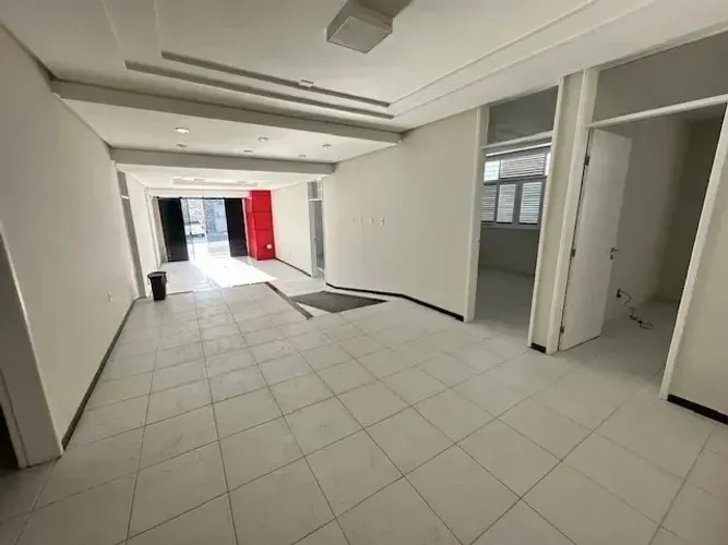 Alugo Ponto Comercial com 210 metros e com 8 Salas no Centro - Campina Grande - PB