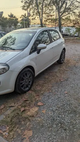 Fiat Punto Essence 1.6 Flex 16V 5P 2014