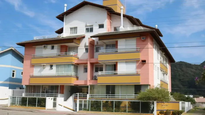 Apartamento térreo a venda 50 mts do mar - Balneário dos Açores Pântano do Sul - Florianó