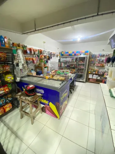 Vendo Mercadinho de porta fechadas