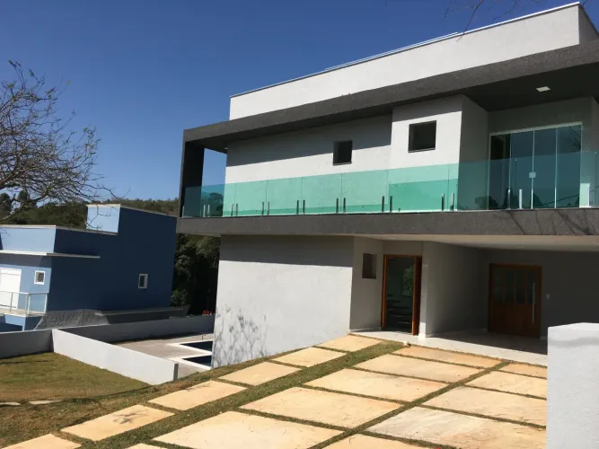 São Roque; Chácara 100% Financiamento em Condomínio Auto Padrão, Casa cheirando a tinta;  