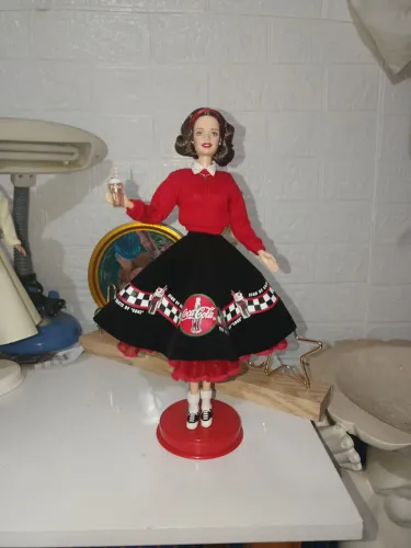 Barbie collector Coca-Cola soda fountain, garota do Milk shake anos 50, de 1998/1999