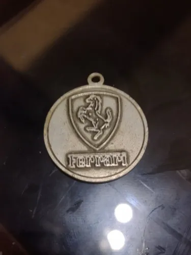 Medalha rara Agip Ferrari
