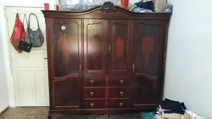 Guarda Roupa Antigo