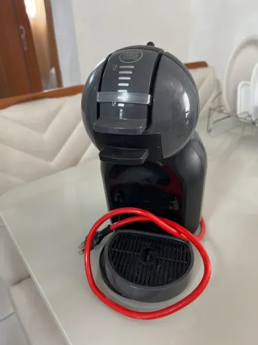 Cafeteira DOLCE GUSTO