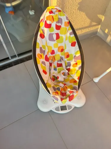Vende-se cadeirinha de balanço 