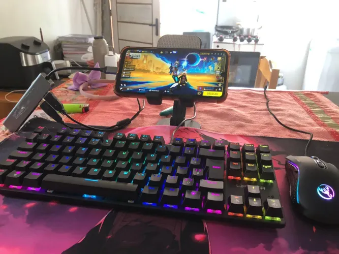 Teclado Gamer com alguns acessórios extras!!