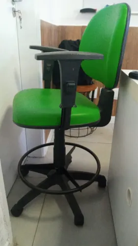 Cadeira escritório elevada