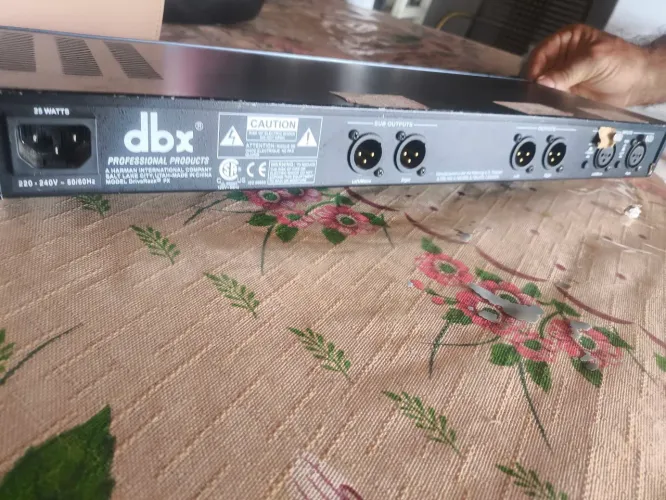 Processador de alto falantes DBX drive rack PA2