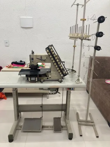 Máquina de lastex 12 agulha  mas uso 6 