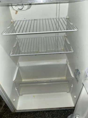 Frigobar Eletrolux RE120
