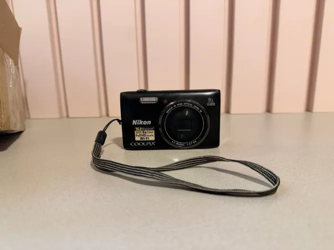 Nikon COOLPIX S5300 16.0 MP (Dupe Canon G7X)