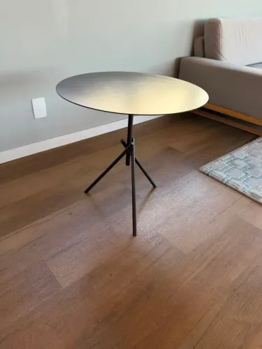Mesa de aluminio de apoio