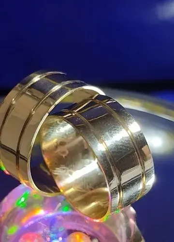 Par Casal Alianças Noivado Casamento Ouro 18 Kilates Peso 10 Gramas 8 mm Detalhes Lisa no