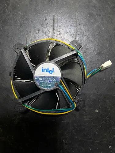 Cooler box intel 775 