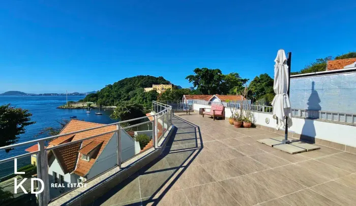 Cobertura triplex com vista incrível na Urca