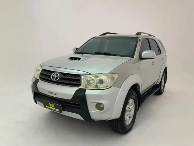 Toyota Hilux CD SRV D4-d 4X4 3.0 TDI Diesel AUT 2010
