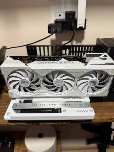 Placa de vídeo Asus Rtx4070 Ti Super Tuf Btf + placa mãe B850 Asus tuf btf