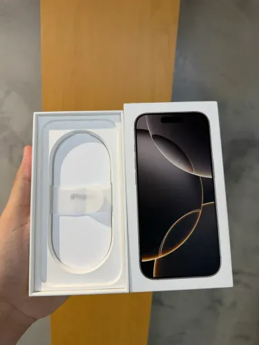 Caixa de iPhone 16 Pro 256GB Natural