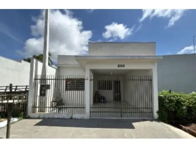 CASA RESIDENCIAL em JUNQUEIRÓPOLIS - SP, Centro