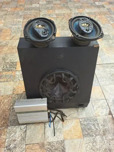 AMPLIFICADOR COM CAIXAS
