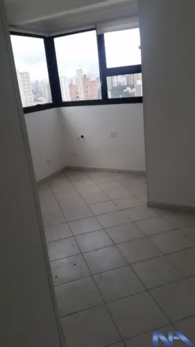 SALA COMERCIAL PROXIMO DE METRO E COMERCIOS