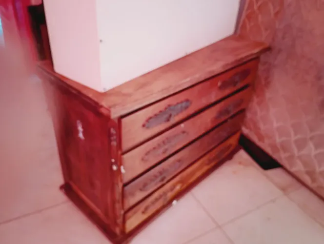 Cômoda antiga 4 gavetas