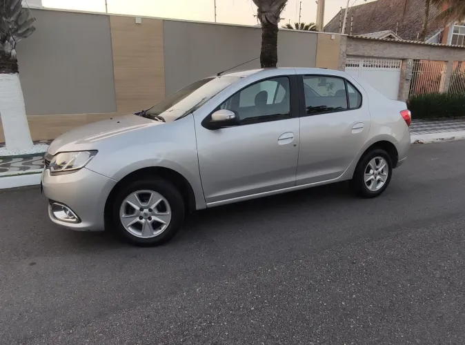 Renault Logan Dynamique Hi-flex 1.6 8V 4P 2016