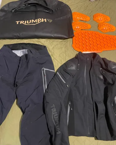 Conjunto Triumph Jaqueta e Calça