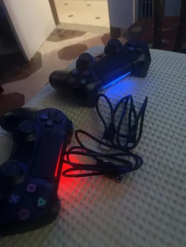 Controle PS4 - 2 por preço de 1