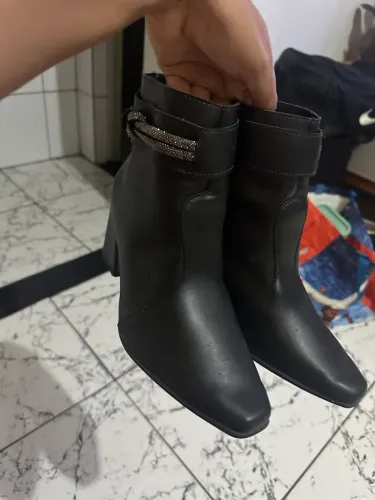 Bota preta 37
