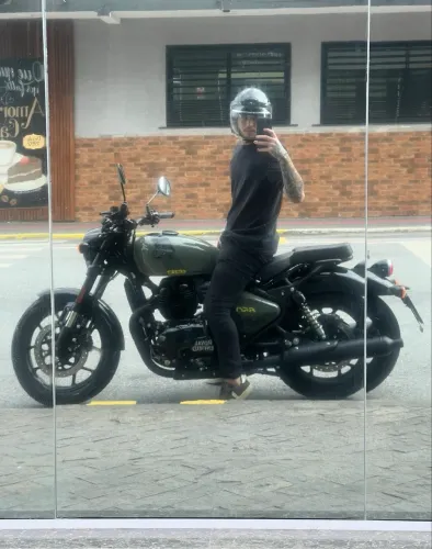Royal Enfield 650 Drill Green impecável.