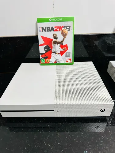 XBOX ONE S - 500 GB ( IMPECÁVEL ) 