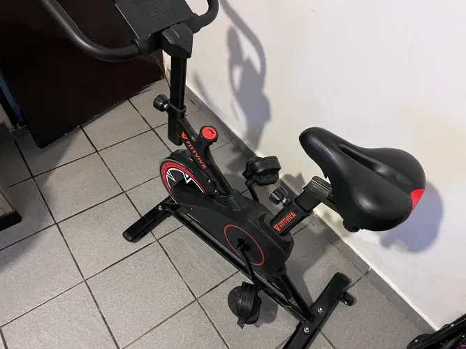 Vende-se bicicleta ergométrica usada apenas 2 vezes