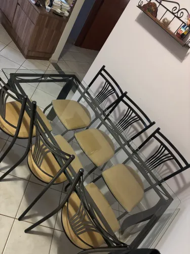 Oportunidade!! Mesa de jantar de ferro maciço 