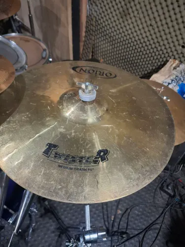 Pratos ,baterias e acessórios profissionais.a melhor loja de bateria