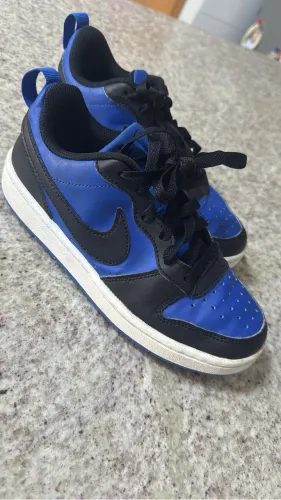 Tênis juvenil Nike tamanho 34