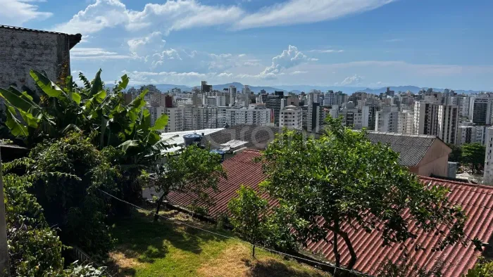 Terreno de 557.1m² no bairro Centro