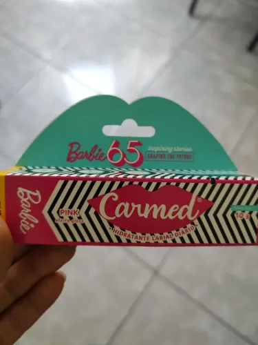 Hidratante Labial da Barbie.
