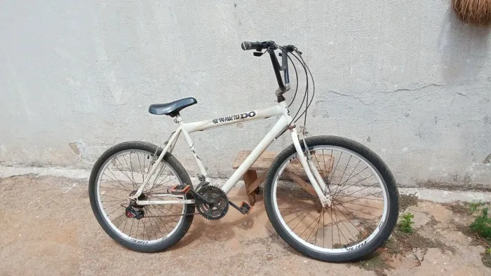Vende-se bicicleta