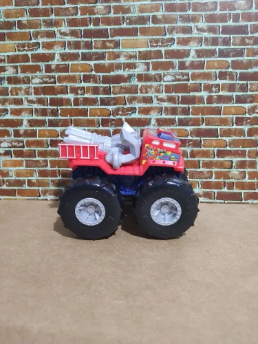Hot Wheels Monster Trucks  Miniatura 