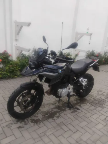 BMW triplo Black 750
